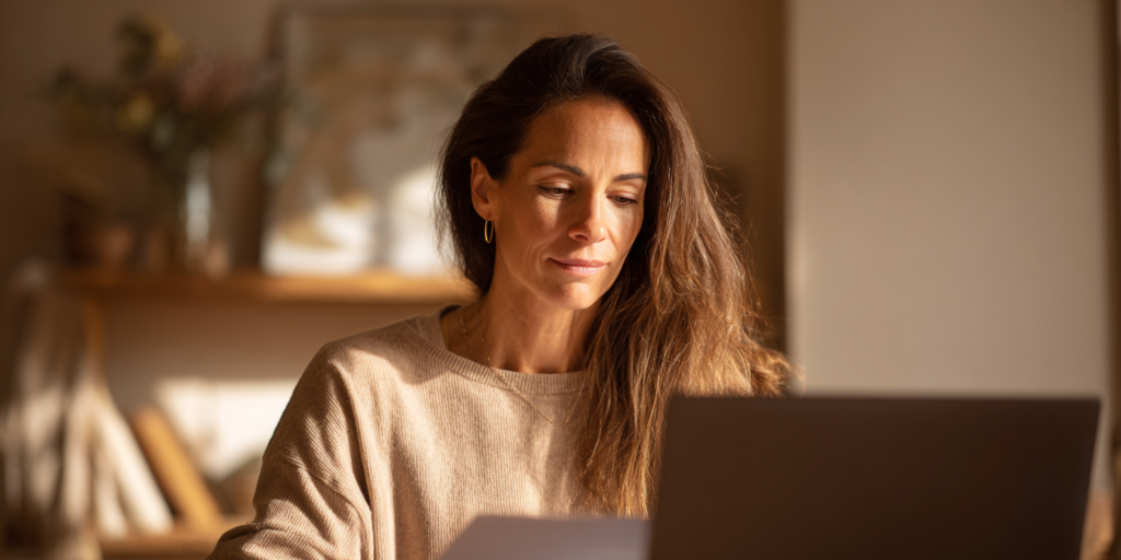 u8769948679_candid_lifestyle_photo_of_a_therapist_in_her_late_cebb3176-4487-4b02-8935-d7c7d8f10d2b_1